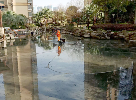 沁水景观池淤泥清理
