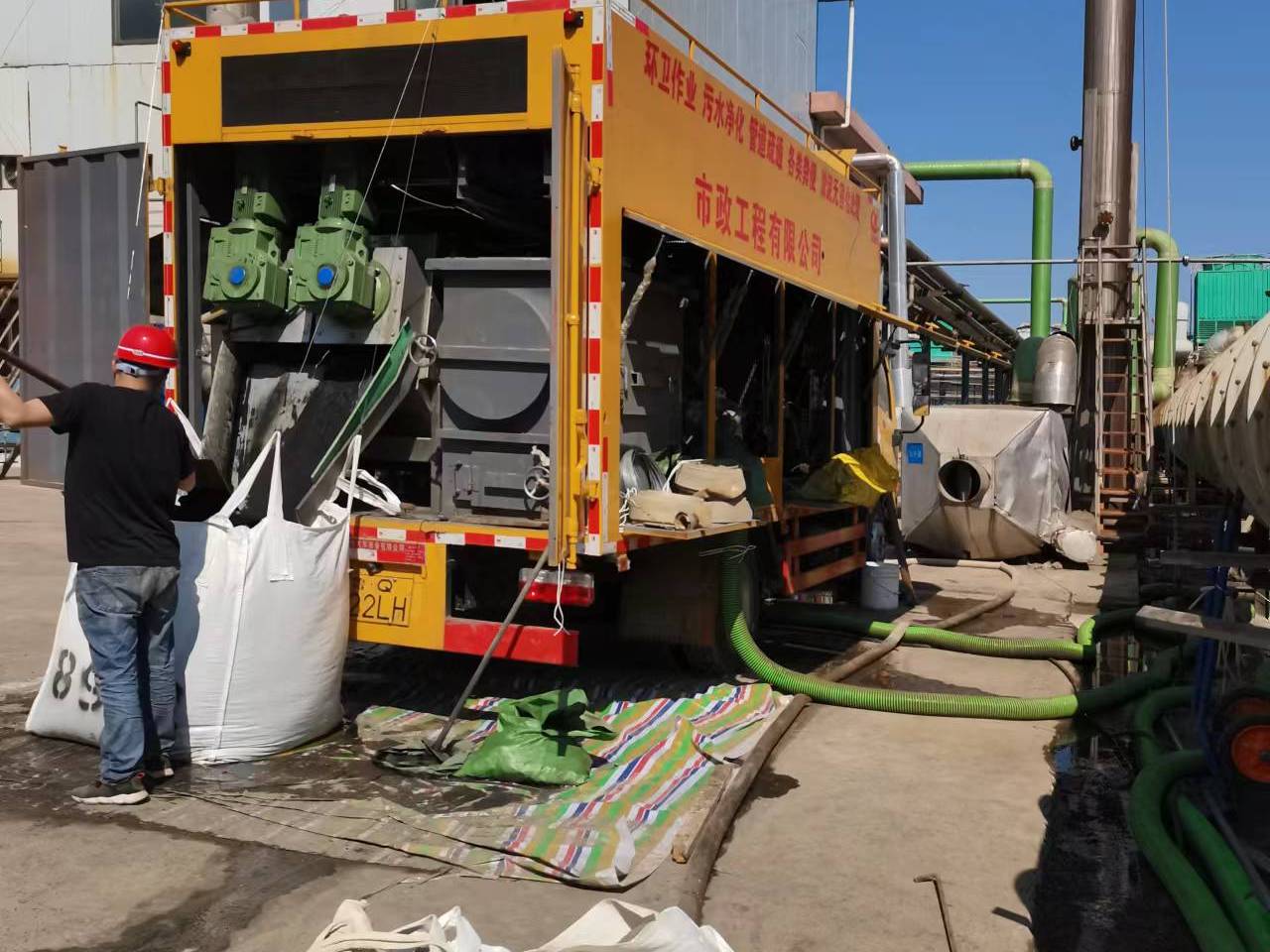 沁水淤泥压干处理